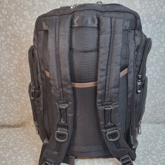 Men Golden Pacific Canvas Backpack - Picture 2 of 7